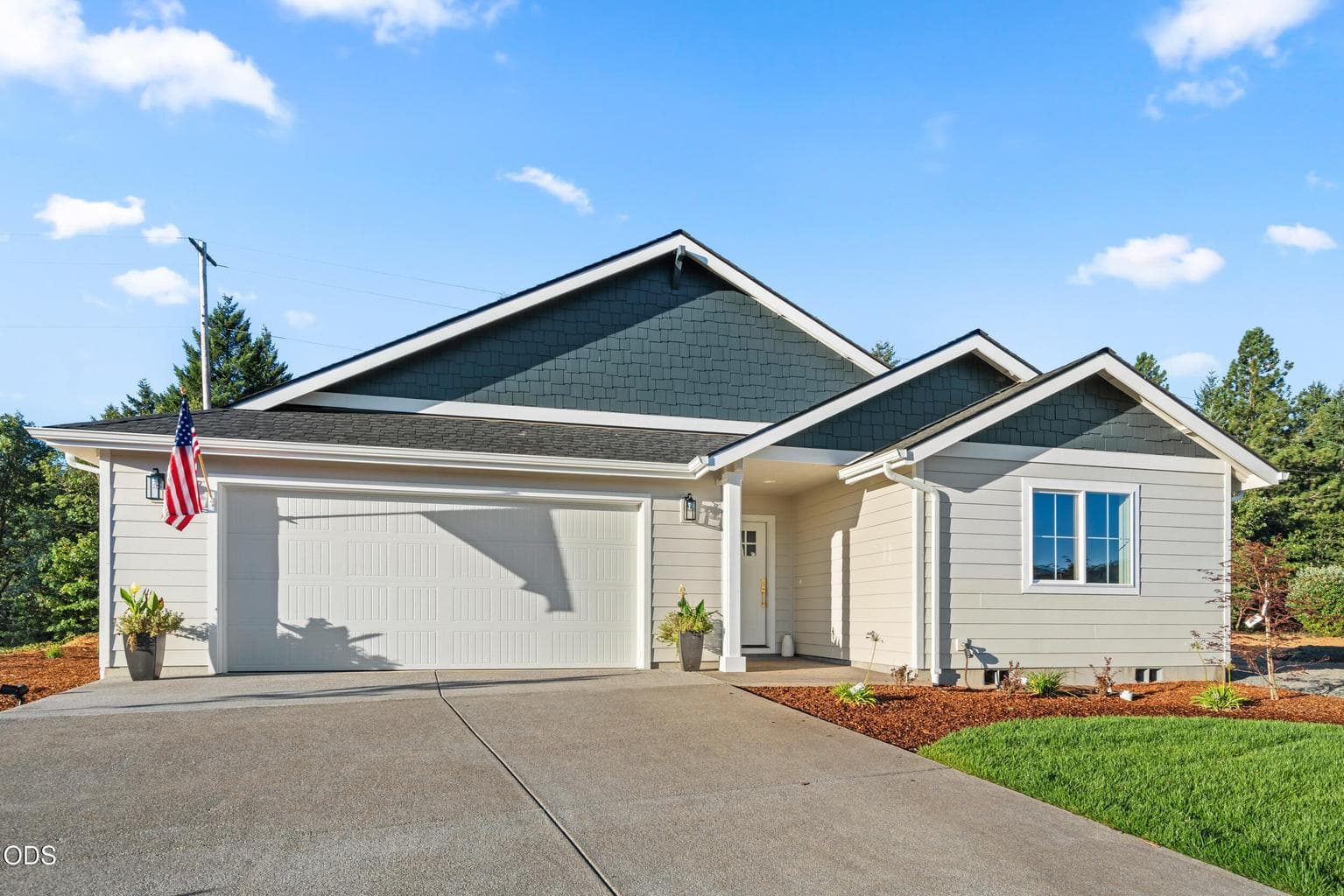Photo of 1107 Cascade Drive 3 of 36