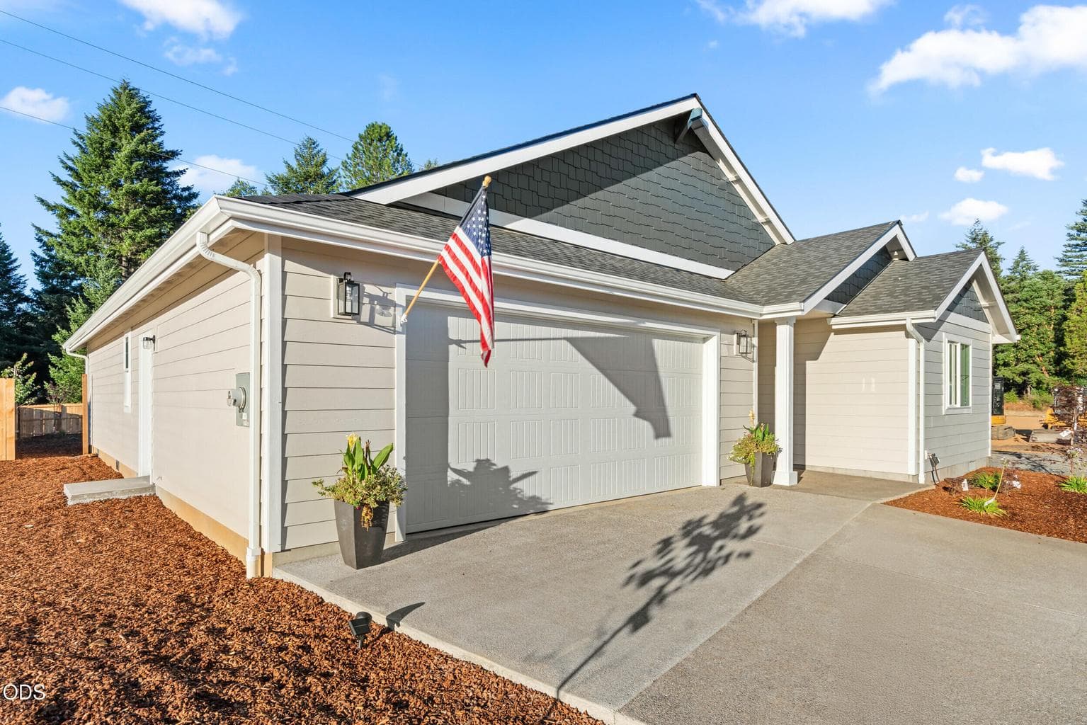 Photo of 1107 Cascade Drive 4 of 36