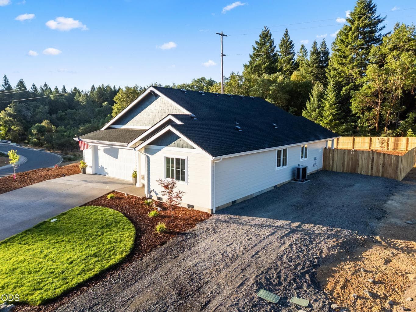 Photo of 1107 Cascade Drive 5 of 36