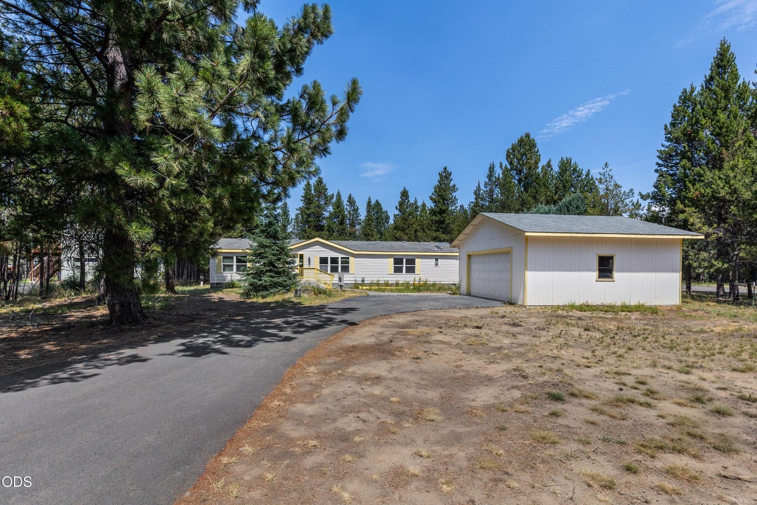 Photo of 17472 Curlew Drive 1 of 39