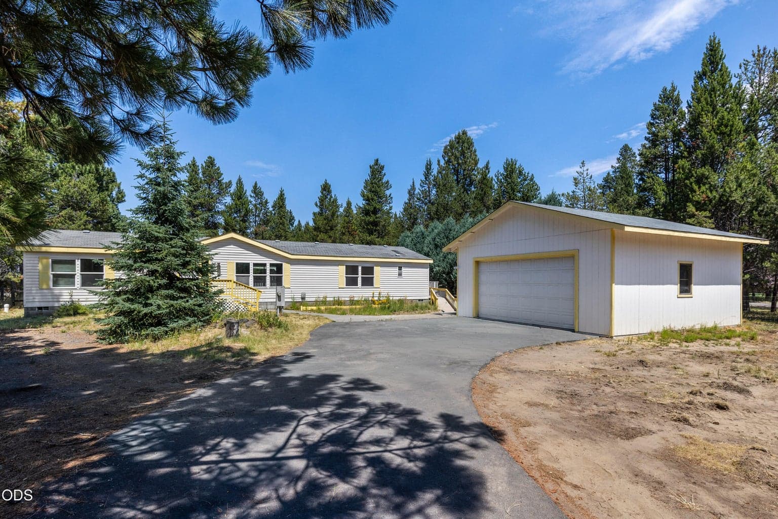 Photo of 17472 Curlew Drive 2 of 39