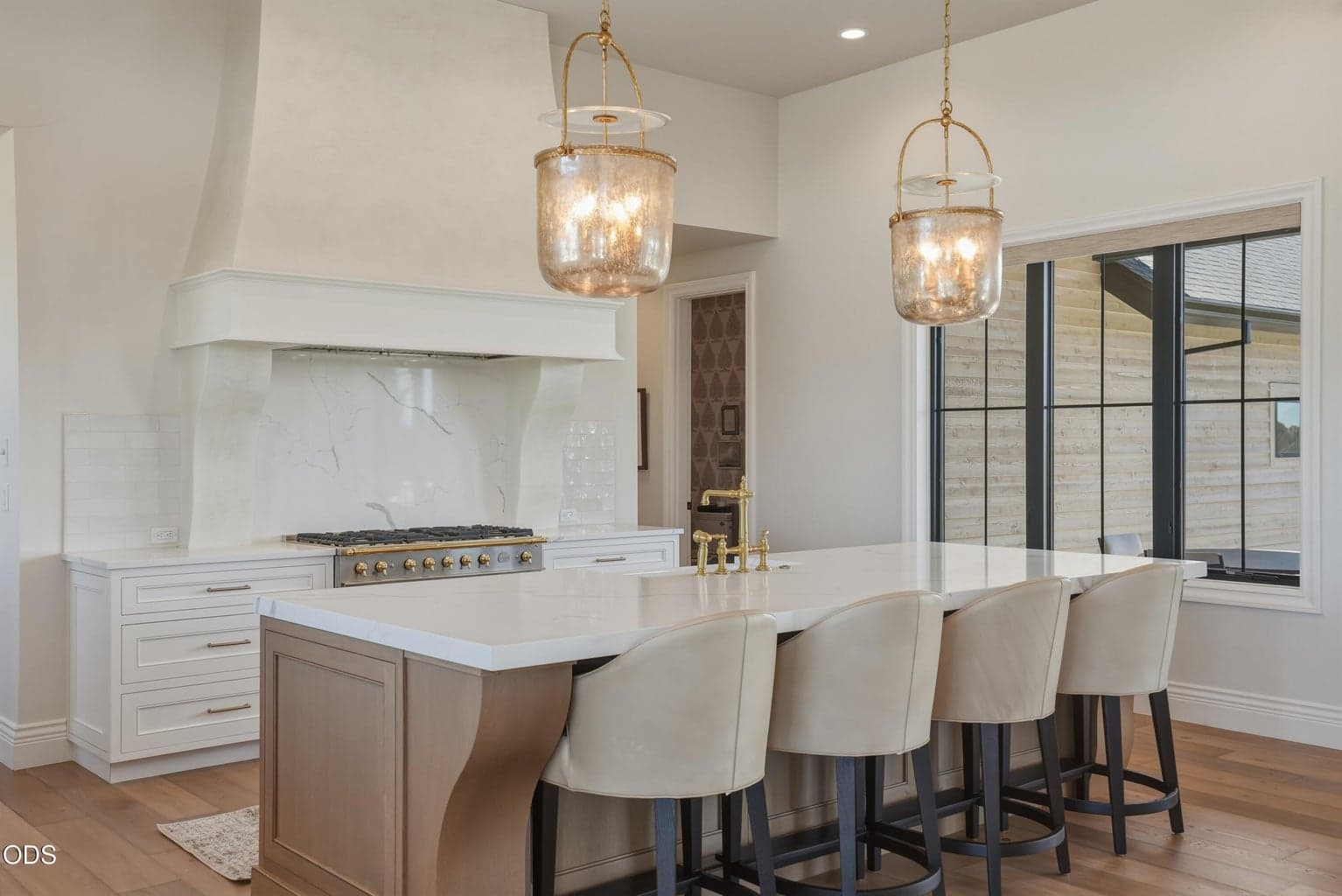 Venetian Plaster Range Hood Finish