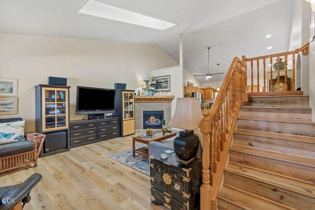 Photo of 61119 Lodgepole Drive 4 of 32