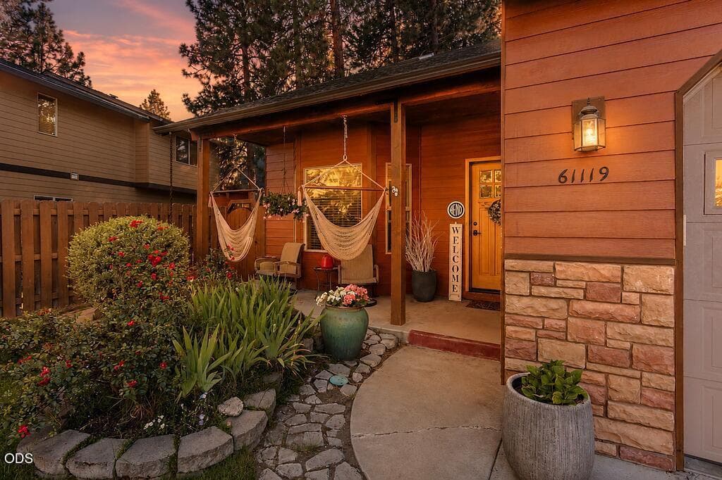 Photo of 61119 Lodgepole Drive 3 of 32