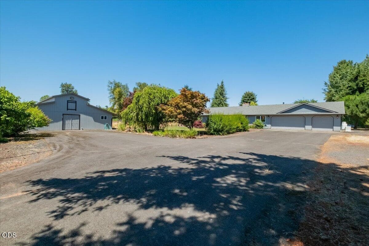 Photo of 7683 Parker Lane 2 of 43
