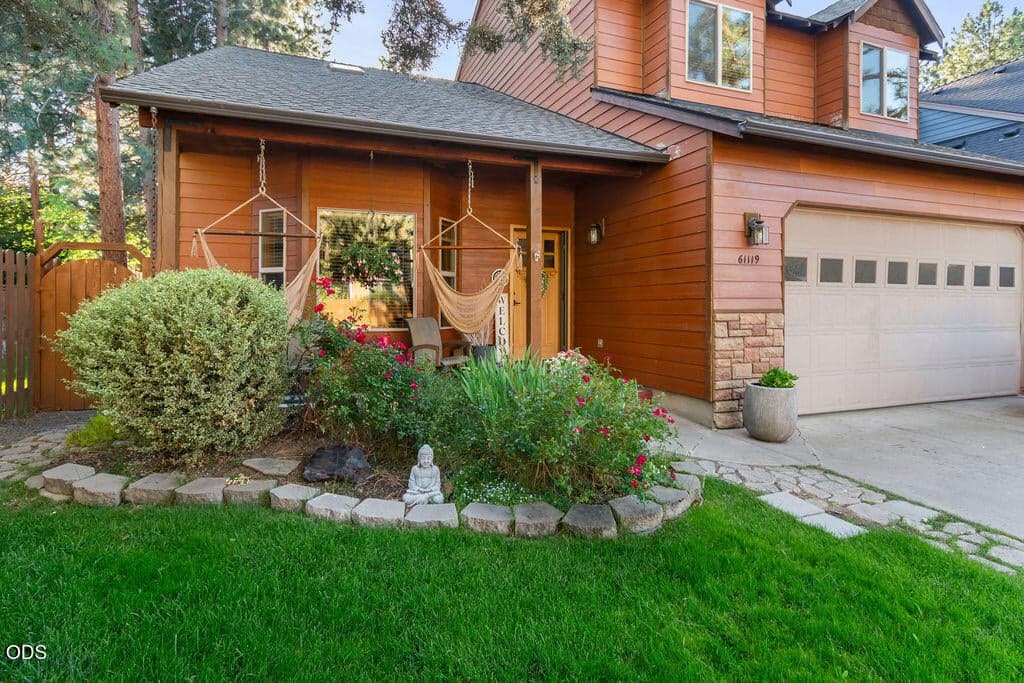 Photo of 61119 Lodgepole Drive 1 of 32