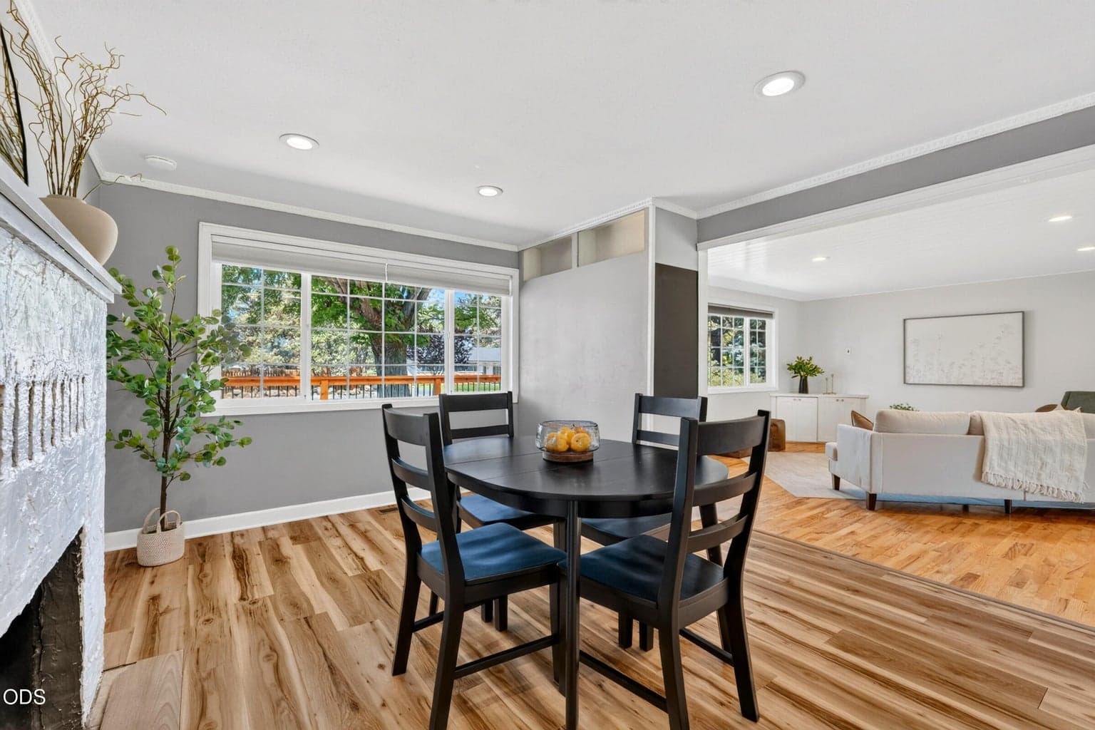 Photo of 1730 SW Canyon Drive 17 of 72