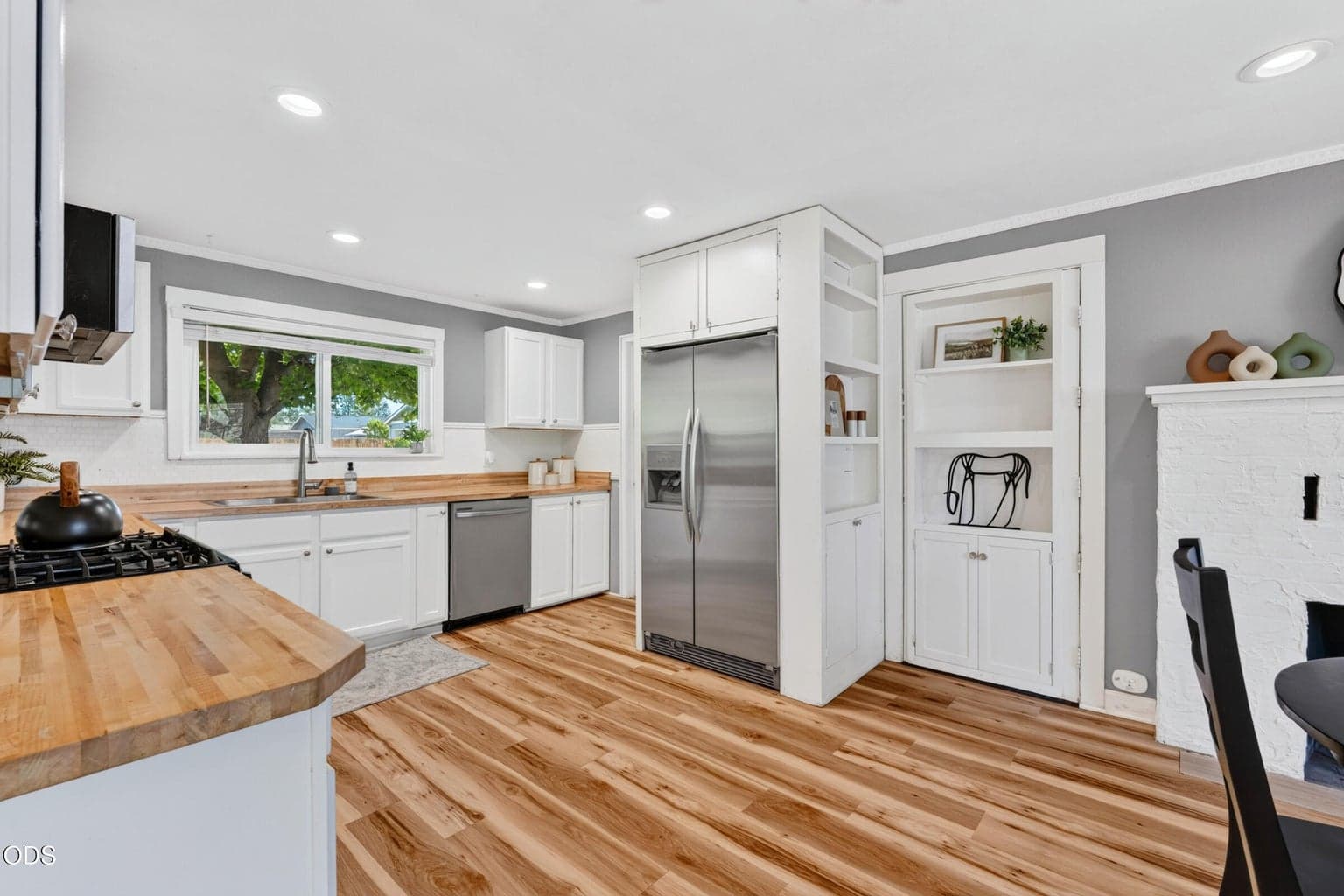 Photo of 1730 SW Canyon Drive 19 of 72