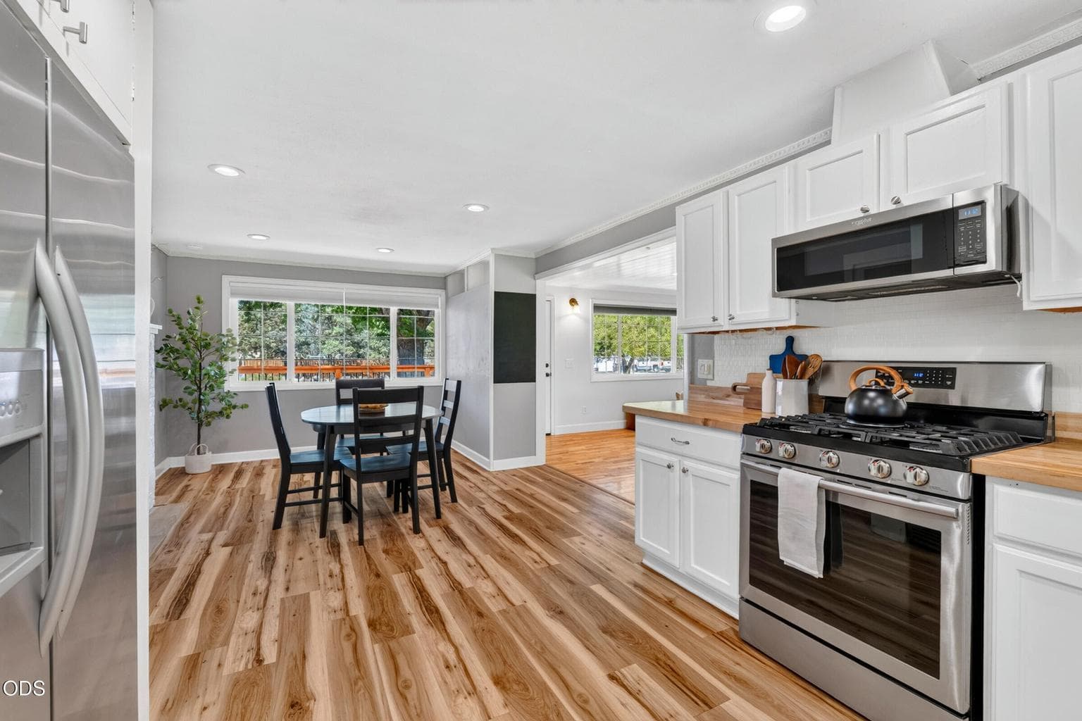 Photo of 1730 SW Canyon Drive 20 of 72