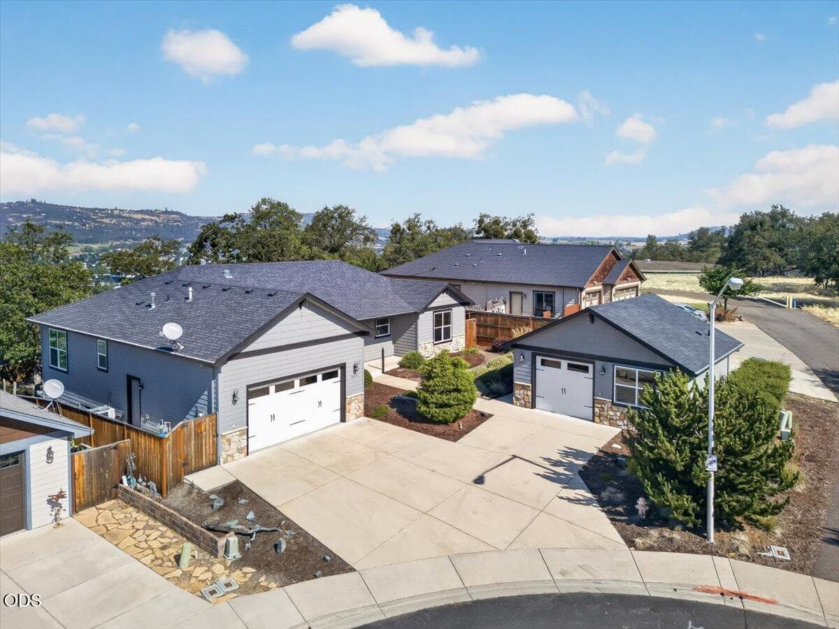 Photo of 367 Avalon Terrace 1 of 39