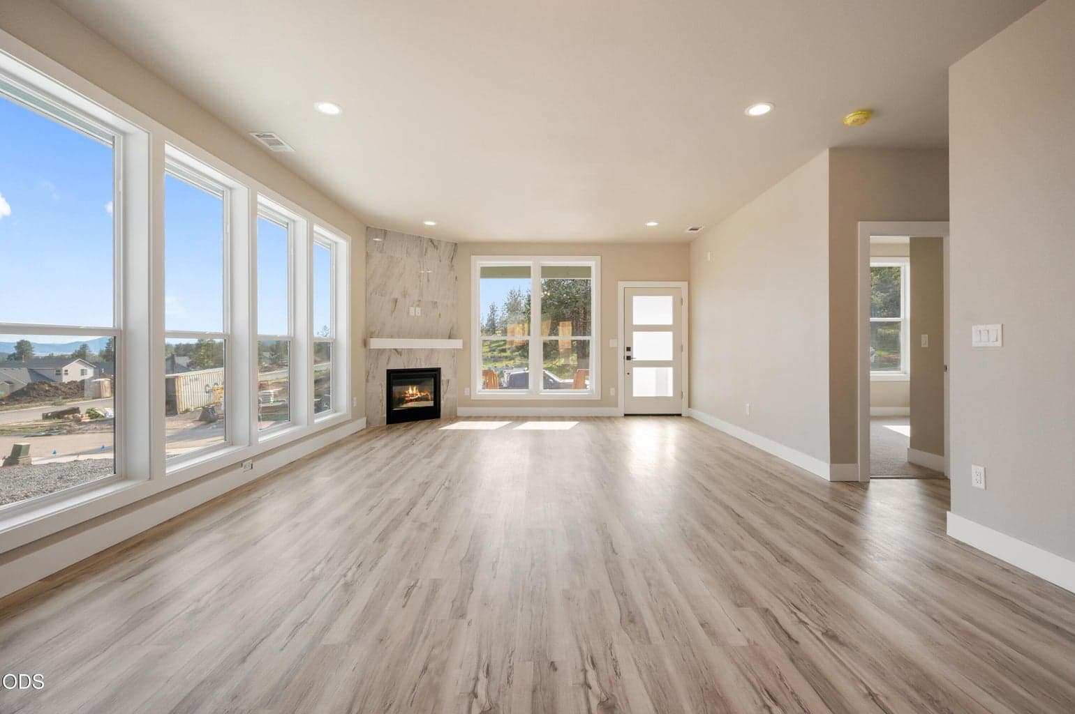Photo of 1178 Ridge Drive 4 of 15
