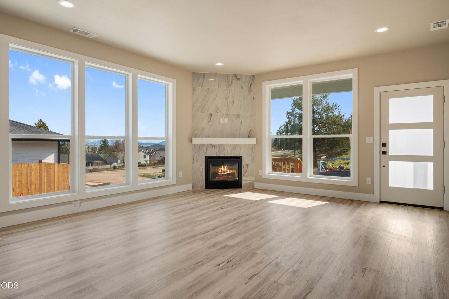 Photo of 1178 Ridge Drive 3 of 15