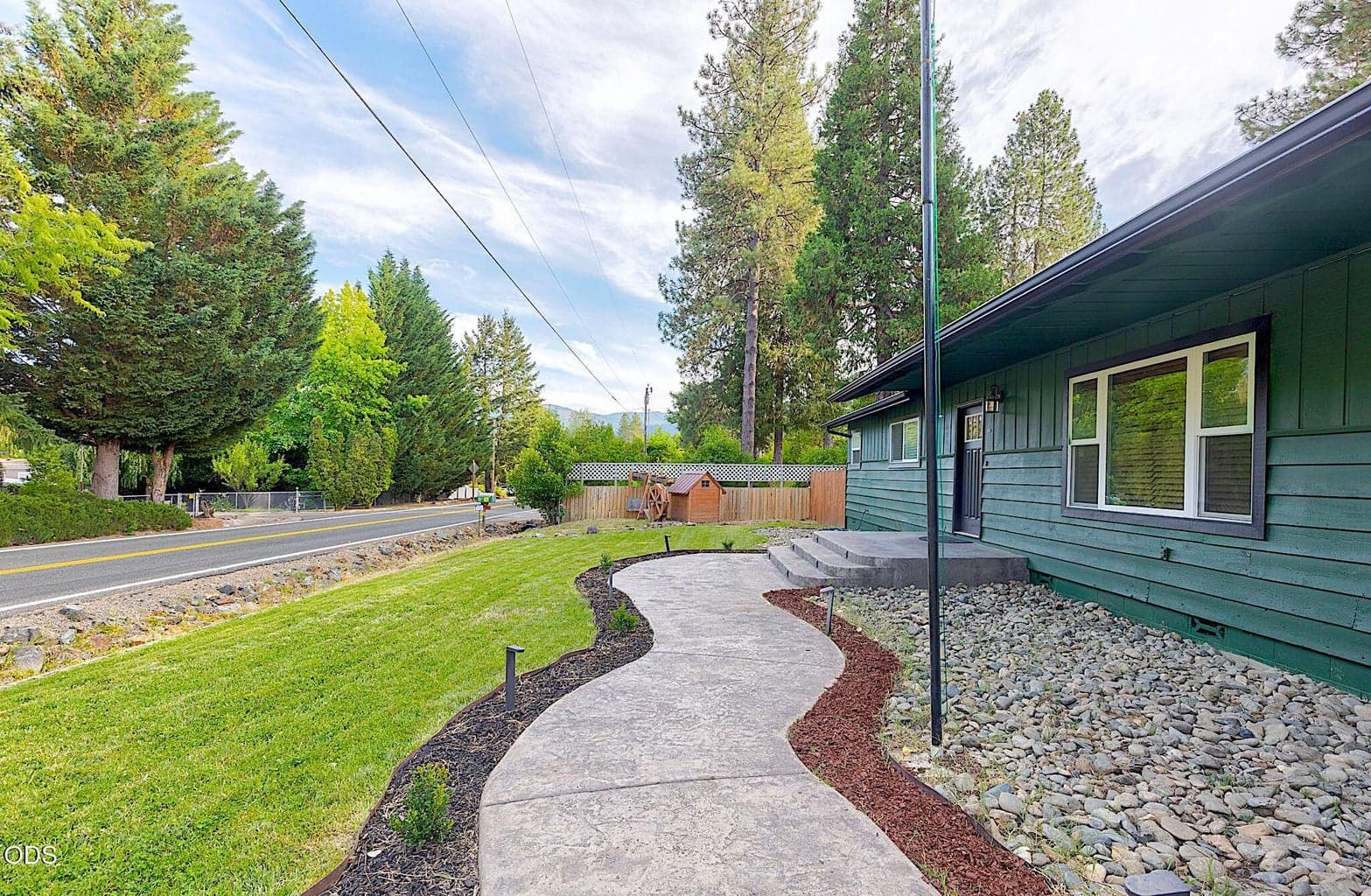 Photo of 388 Genverna Glen 4 of 43