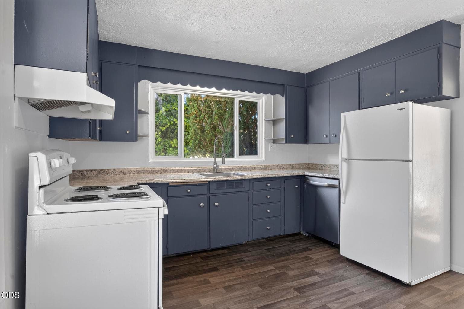 Photo of 631 Union Street 2 of 14