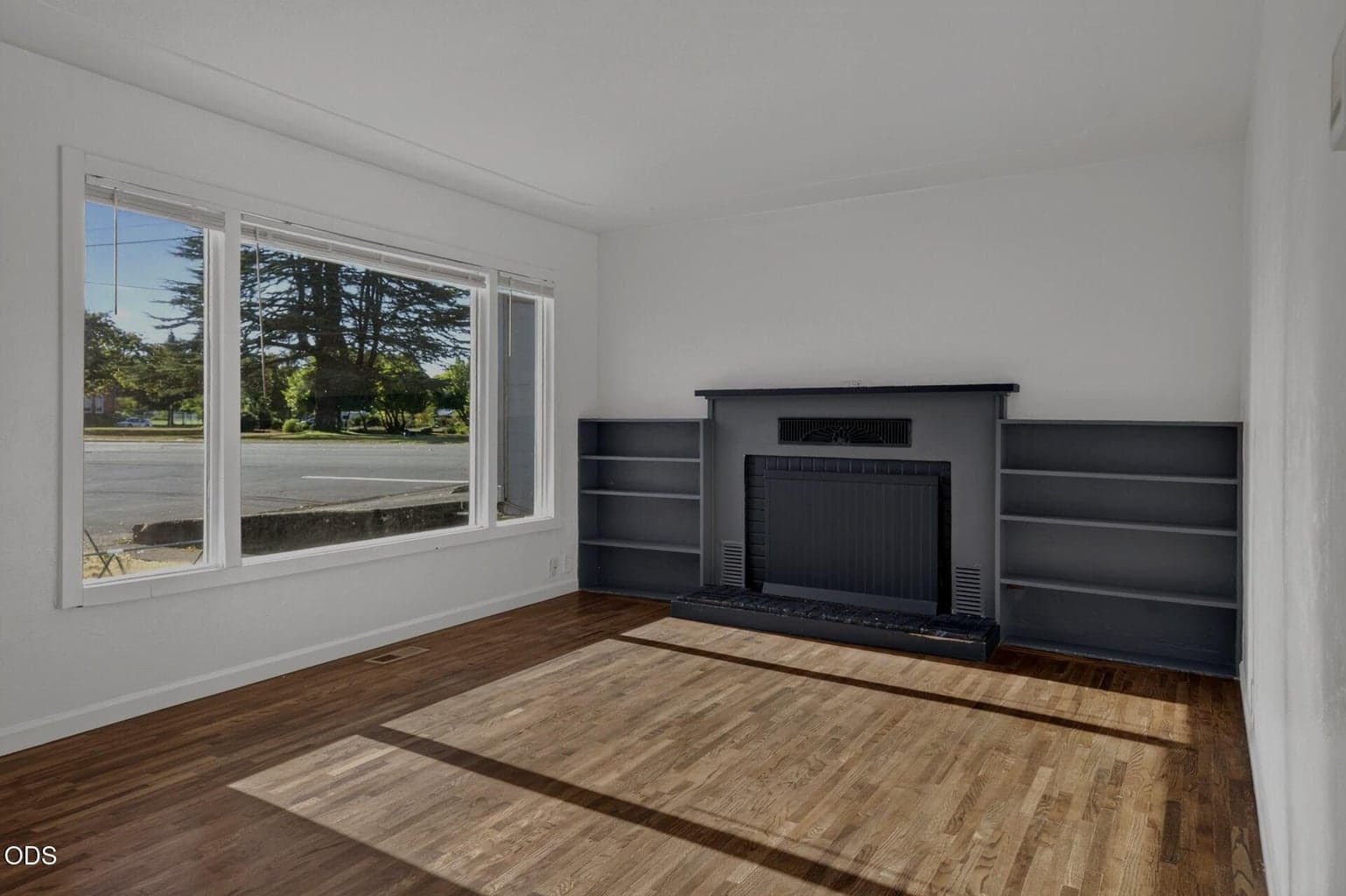 Photo of 631 Union Street 5 of 14