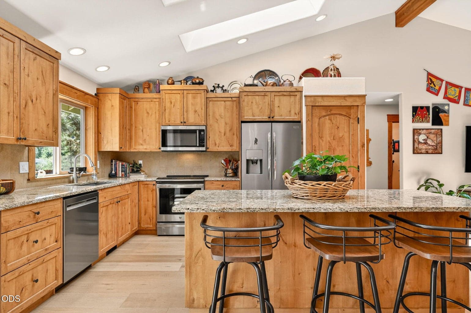 Photo of 19563 Apache Road 8 of 47