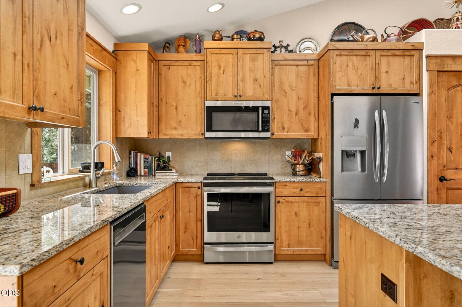Photo of 19563 Apache Road 9 of 47