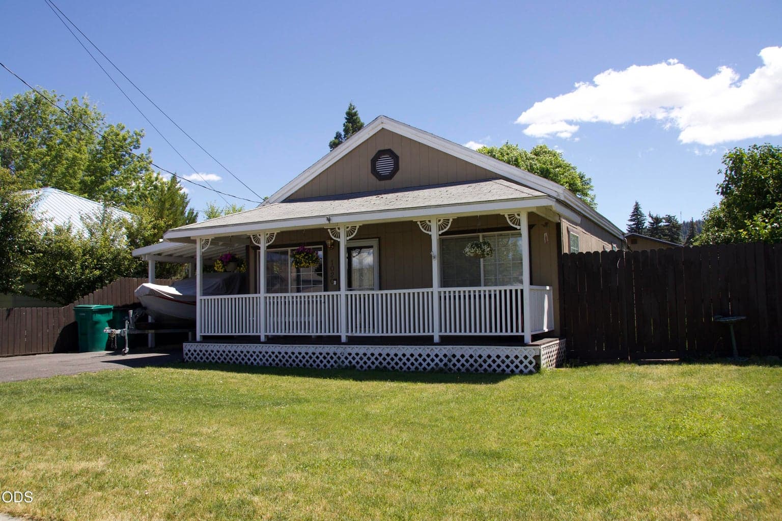 Photo of 1020 Bismark Street 2 of 54