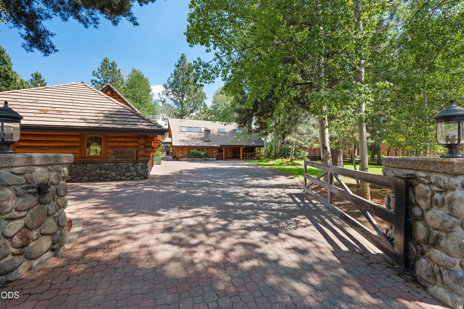 Elysian Lodge: a landmark riverfront estate where craftsmanship, unrivaled privacy and the iconic Deschutes create an experience as rare as the property itself.