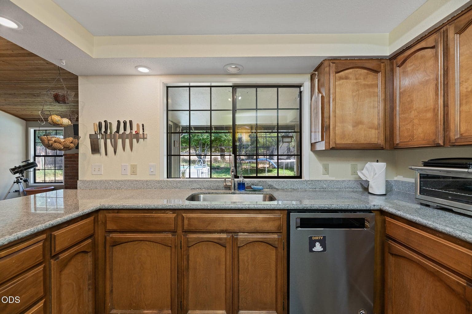 Photo of 2310 Ridge Way 3 of 25