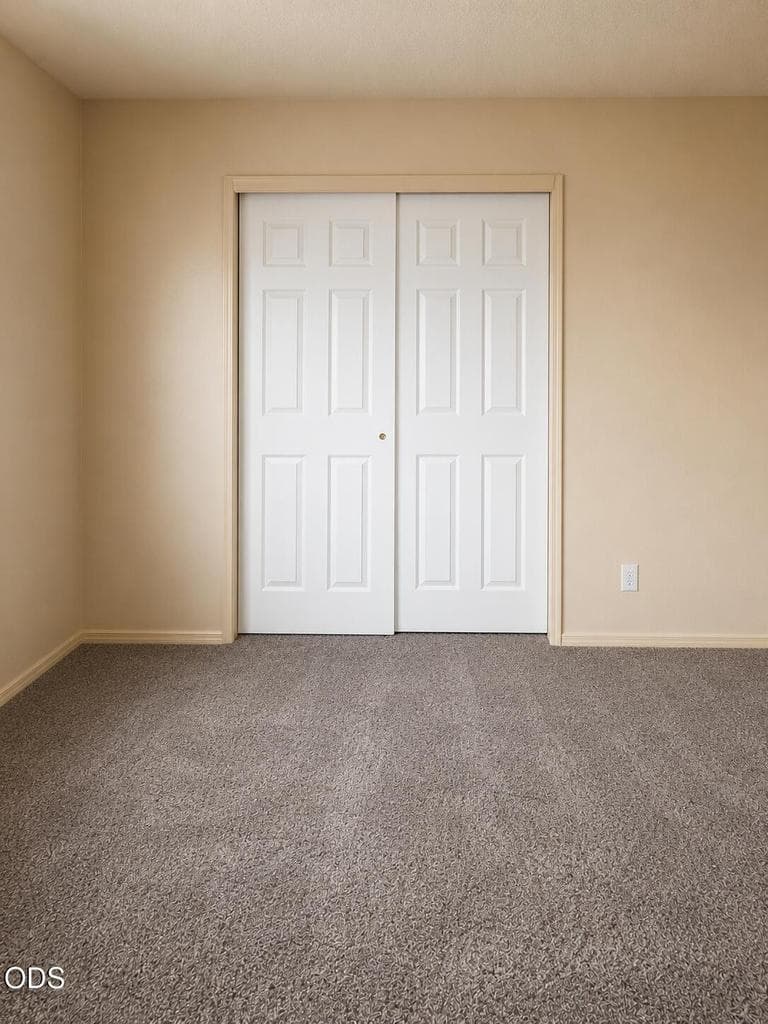 Photo of 402 SE Carmen Way 11 of 16