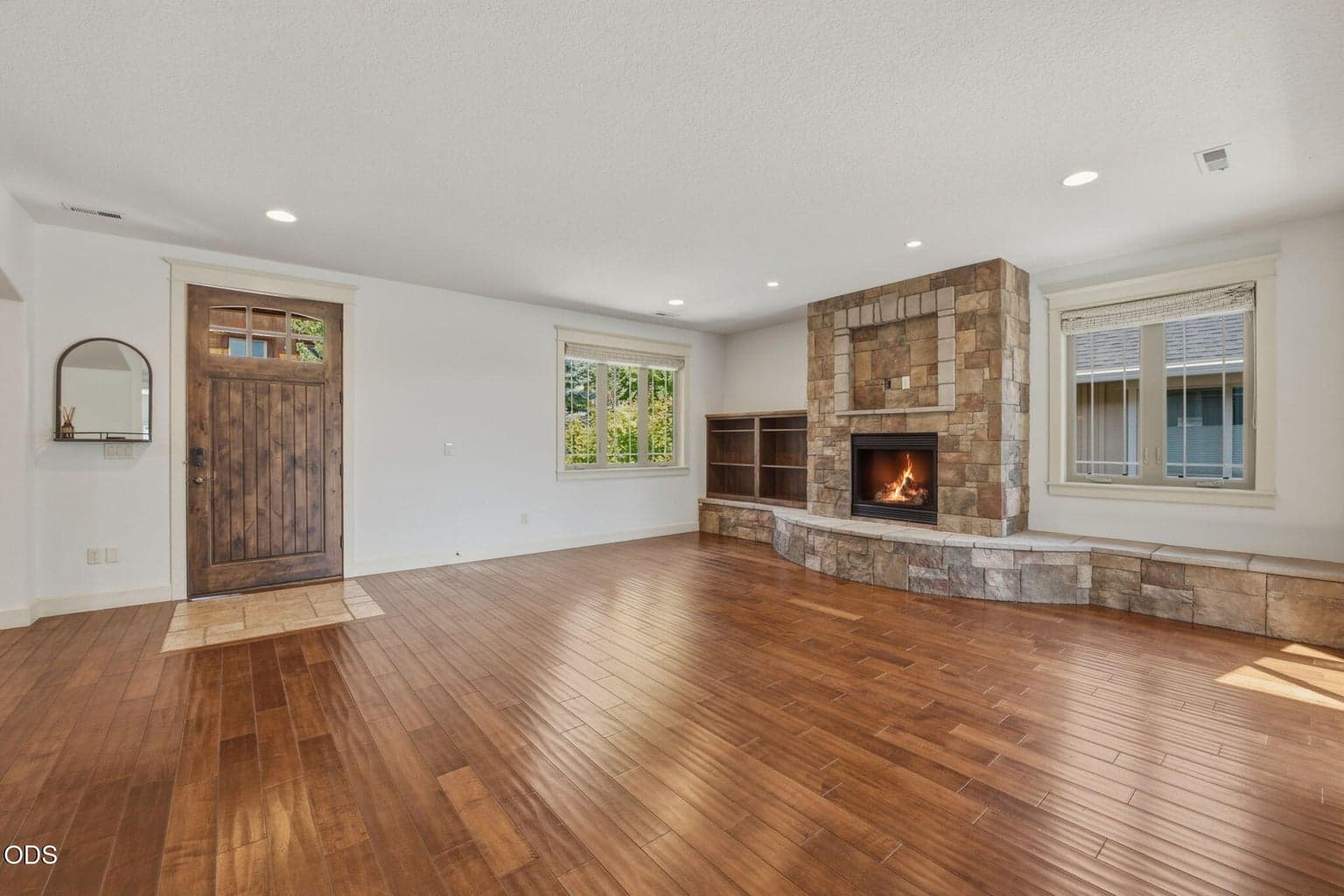 Photo of 1299 NW Ogden Avenue 6 of 27