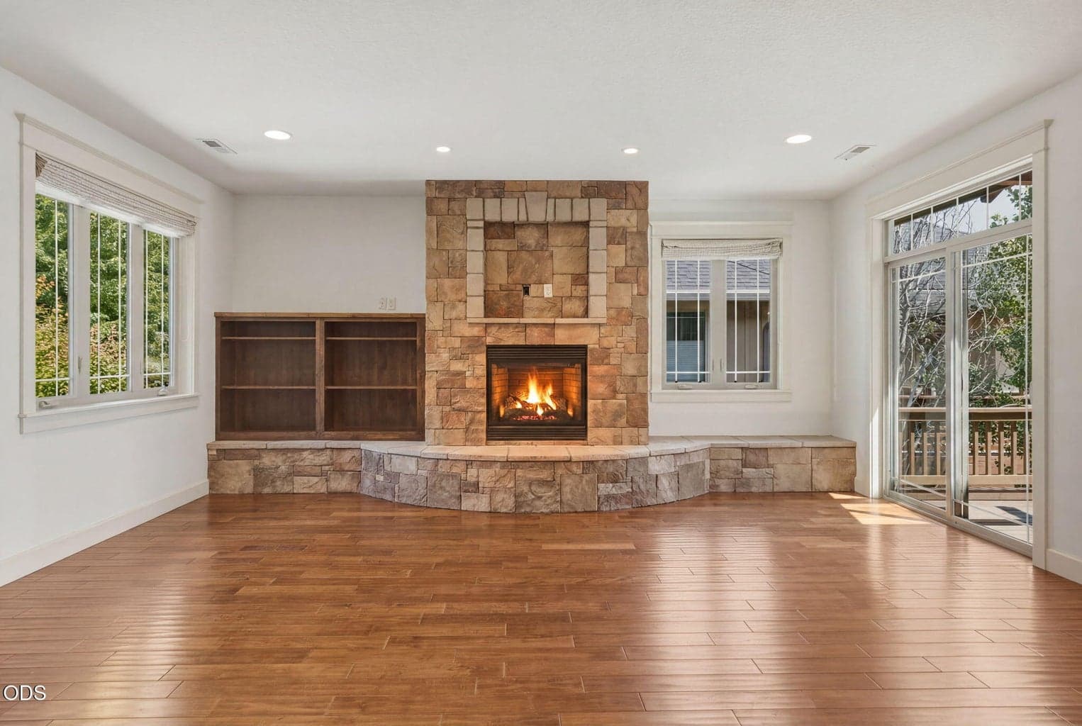 Photo of 1299 NW Ogden Avenue 7 of 27