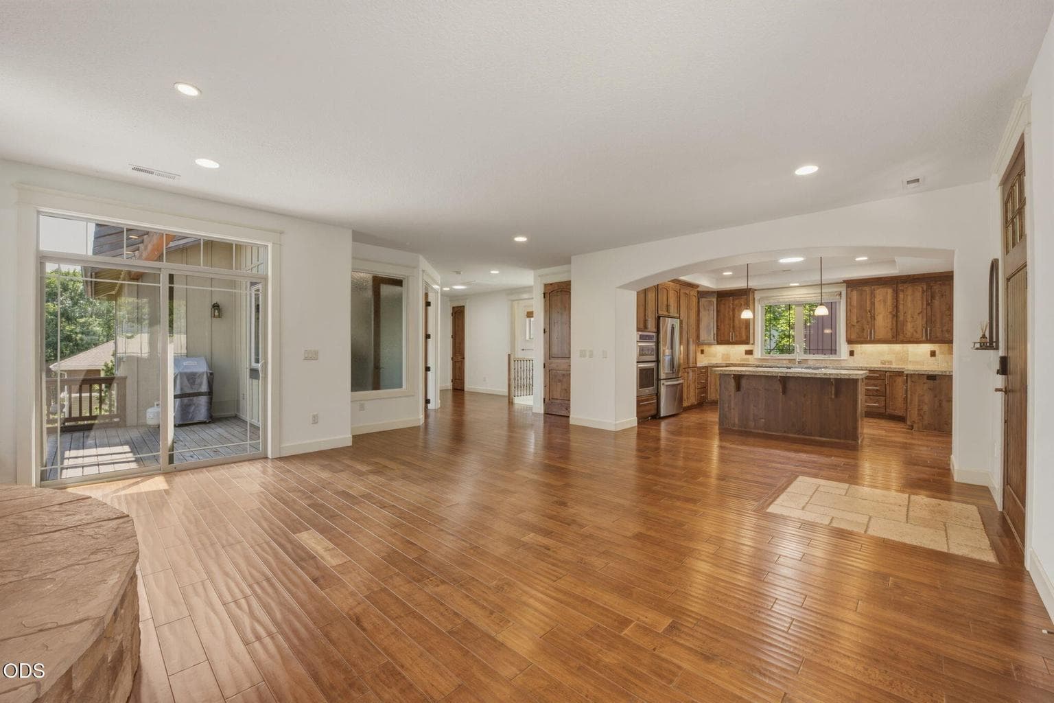 Photo of 1299 NW Ogden Avenue 8 of 27