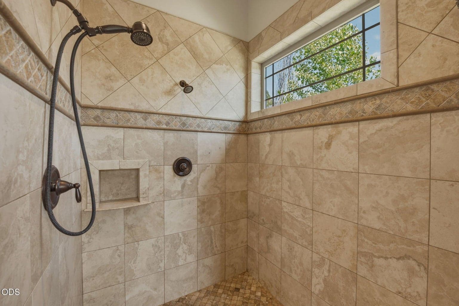 Photo of 1299 NW Ogden Avenue 16 of 27