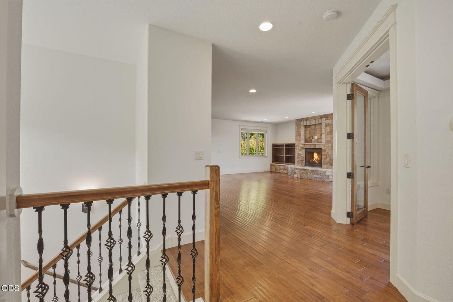 Photo of 1299 NW Ogden Avenue 18 of 27