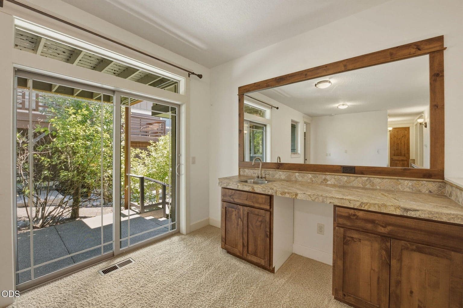Photo of 1299 NW Ogden Avenue 20 of 27