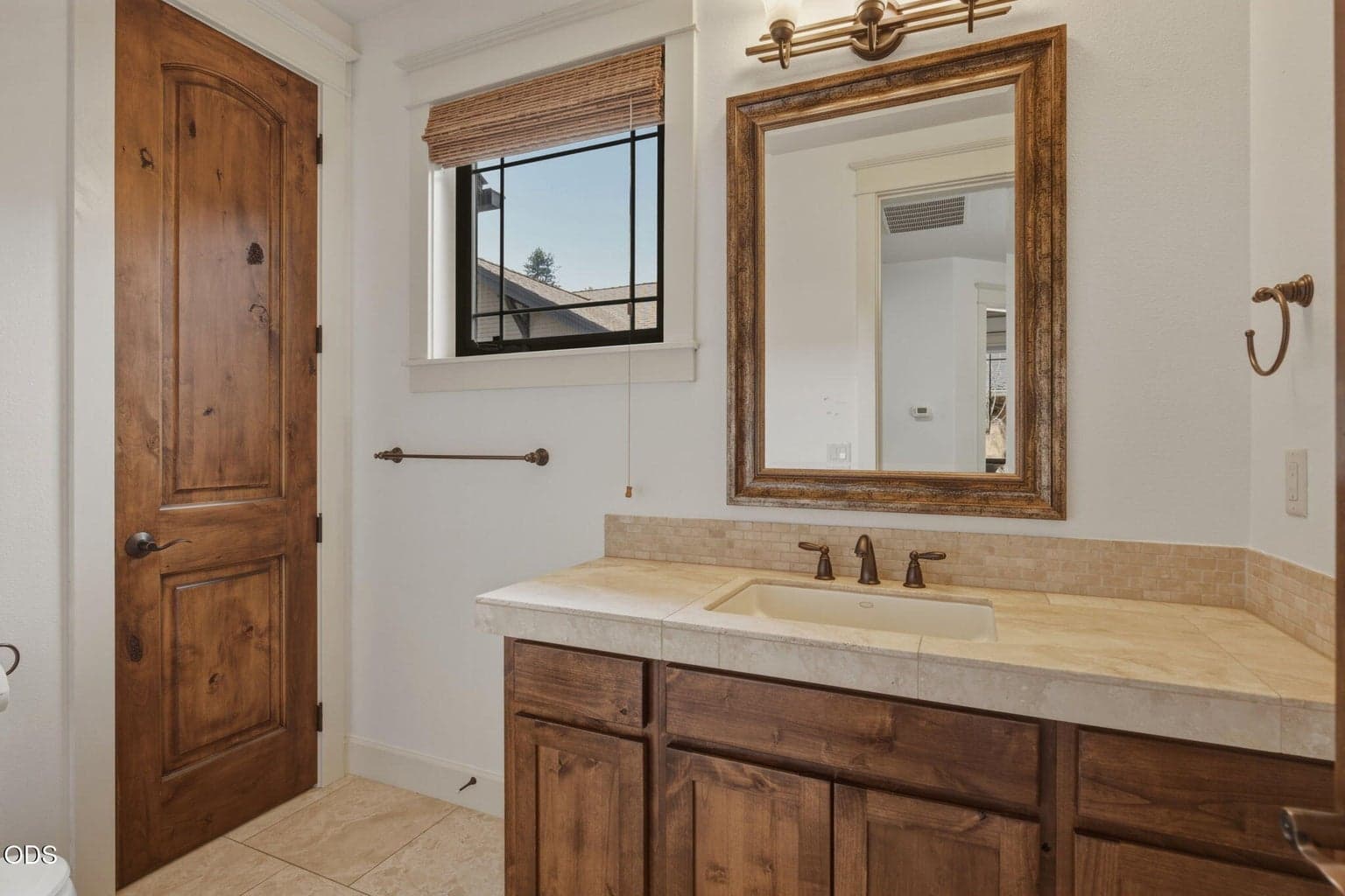 Photo of 1299 NW Ogden Avenue 21 of 27