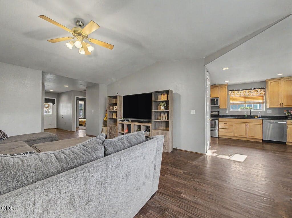 Photo of 2348 James Martin Court 4 of 28