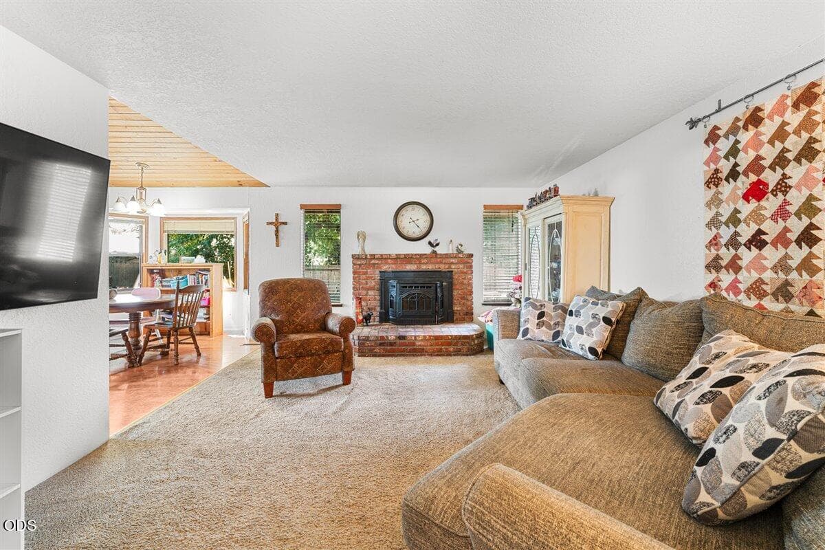 Photo of 2991 Barclay Road 5 of 21