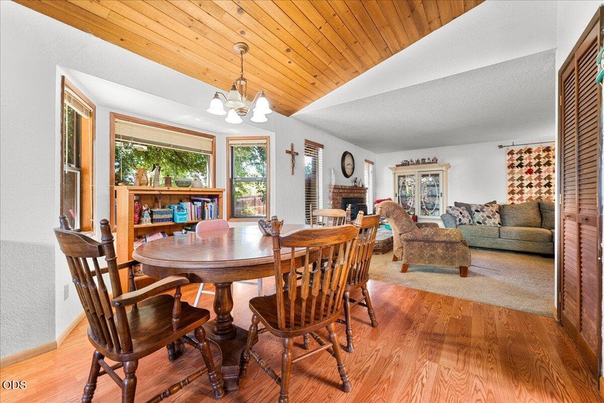 Photo of 2991 Barclay Road 4 of 21