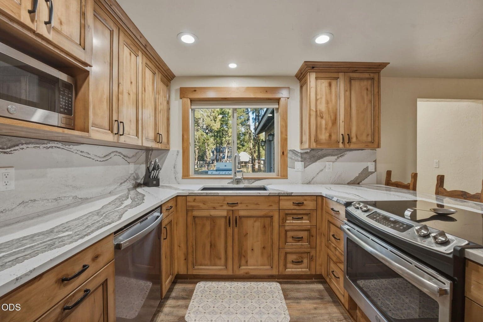 Granite counter top, soft close cabinetry