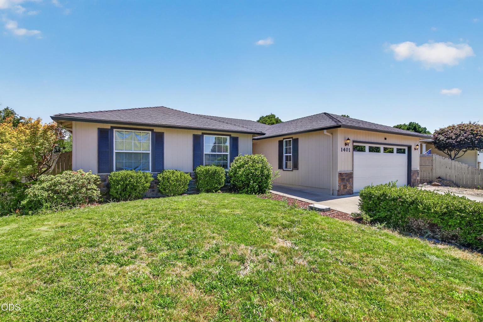 Photo of 1401 Andrew Drive 2 of 22