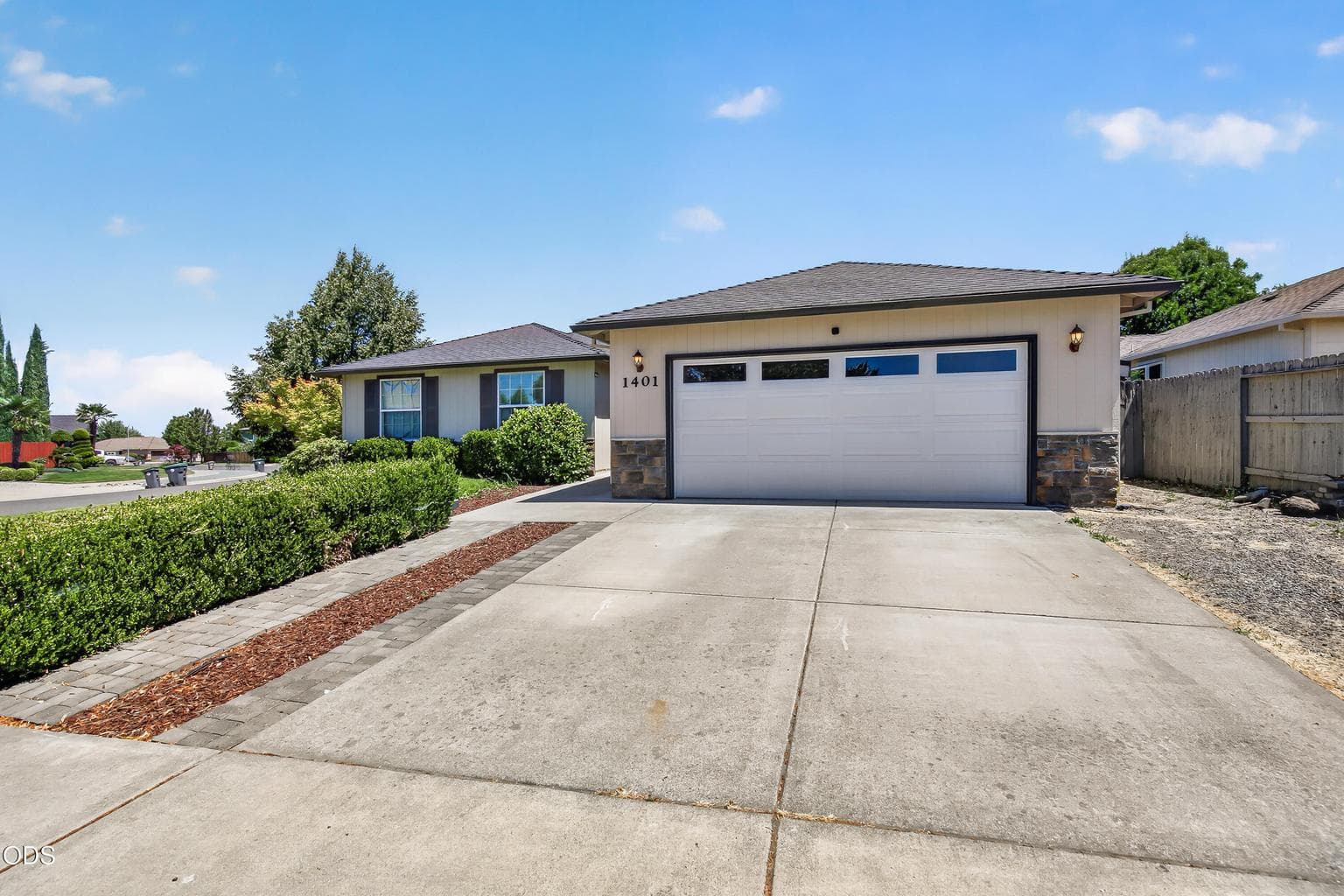 Photo of 1401 Andrew Drive 3 of 22