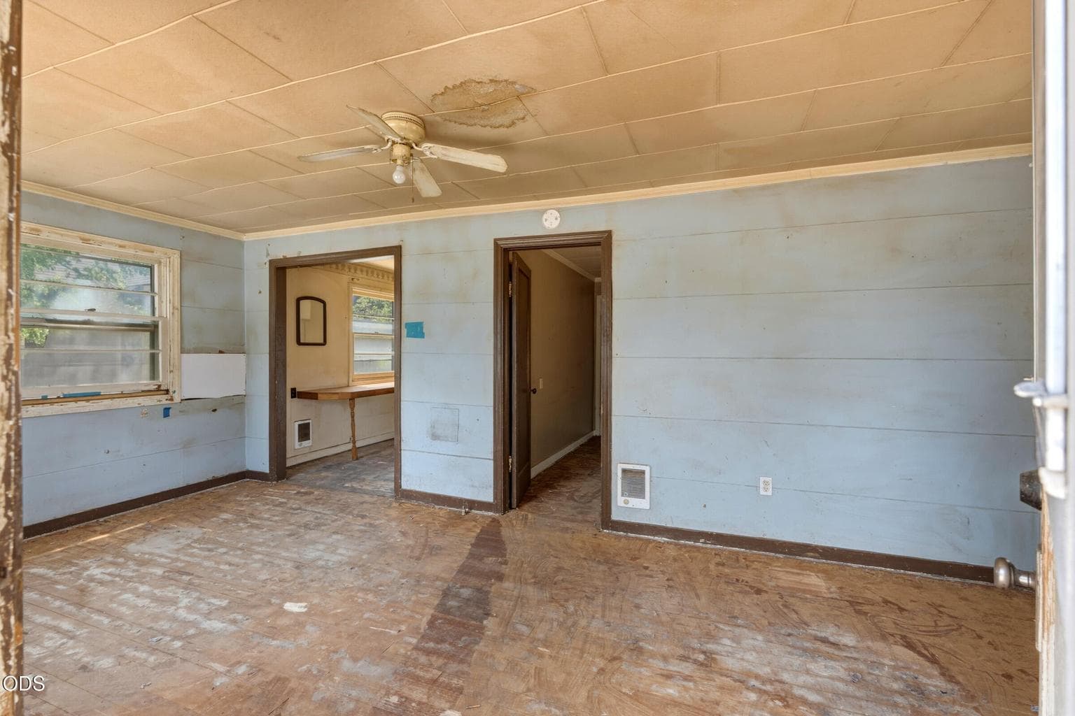 Photo of 237 SW 9th Street 10 of 37