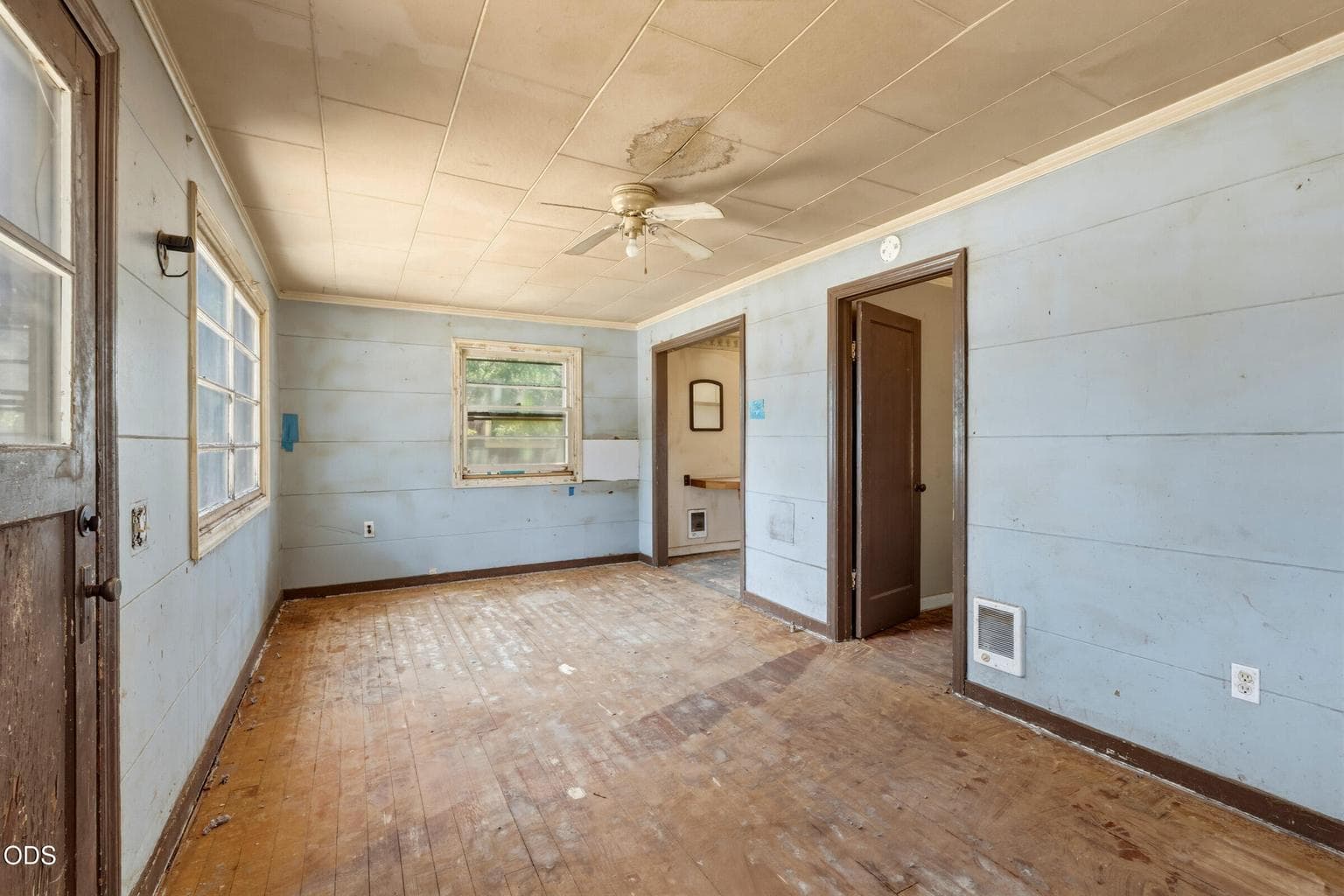 Photo of 237 SW 9th Street 11 of 37
