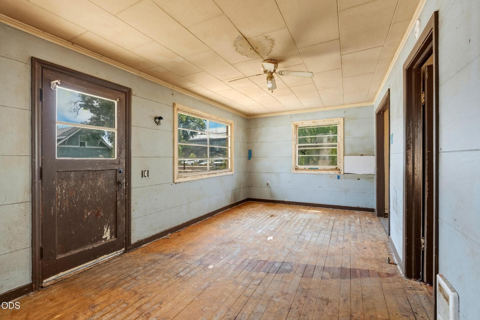 Photo of 237 SW 9th Street 12 of 37