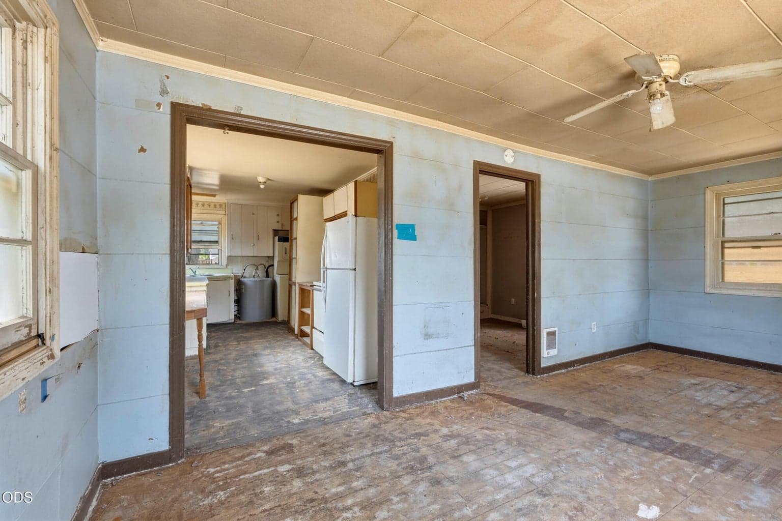 Photo of 237 SW 9th Street 14 of 37