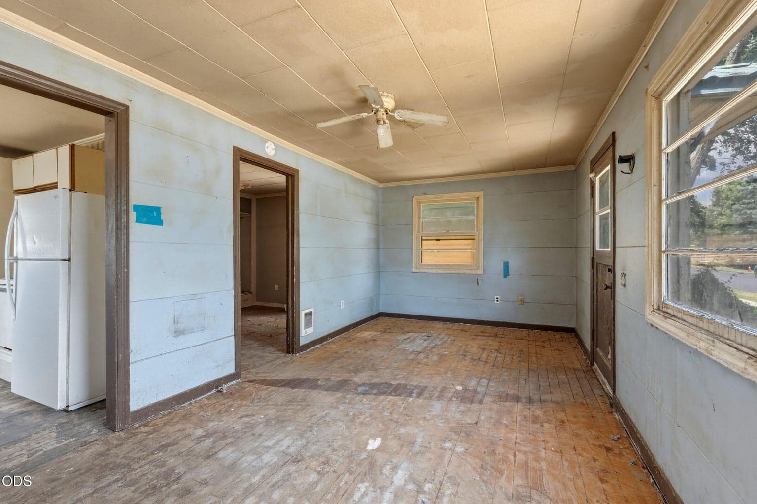 Photo of 237 SW 9th Street 15 of 37