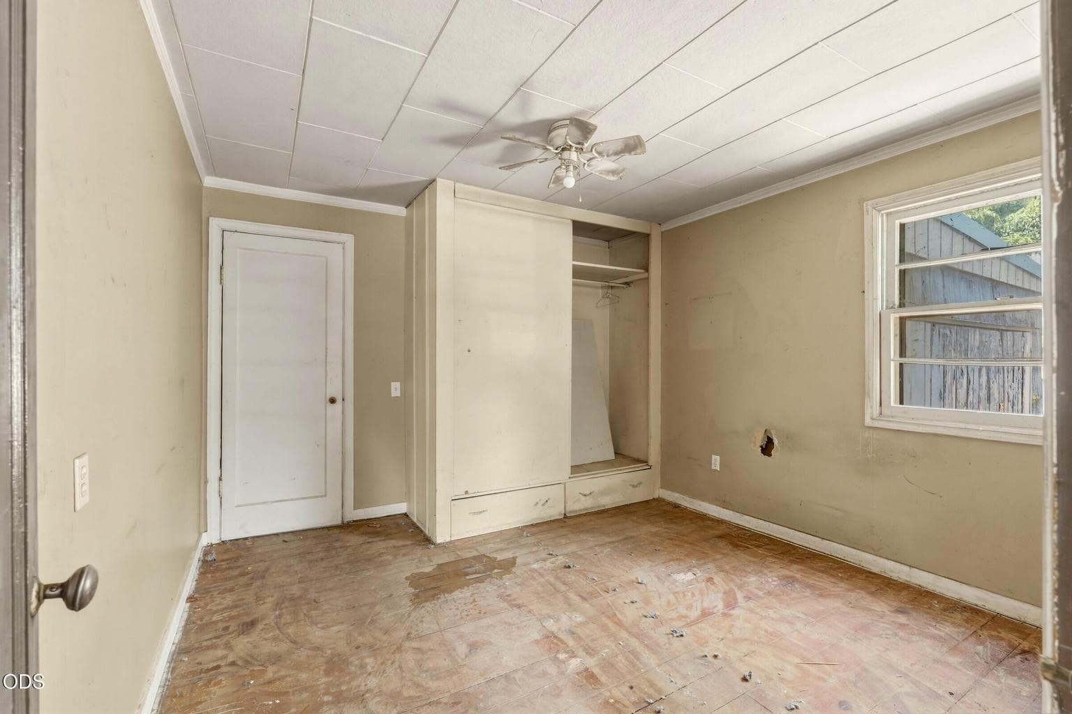 Photo of 237 SW 9th Street 16 of 37