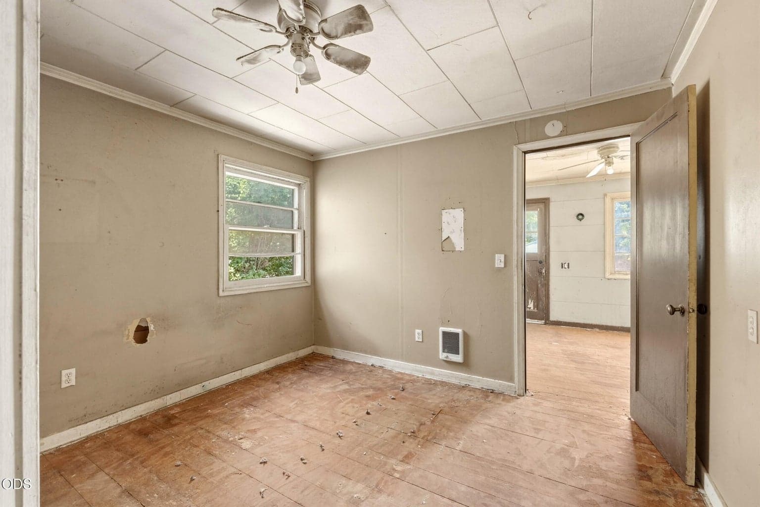 Photo of 237 SW 9th Street 17 of 37
