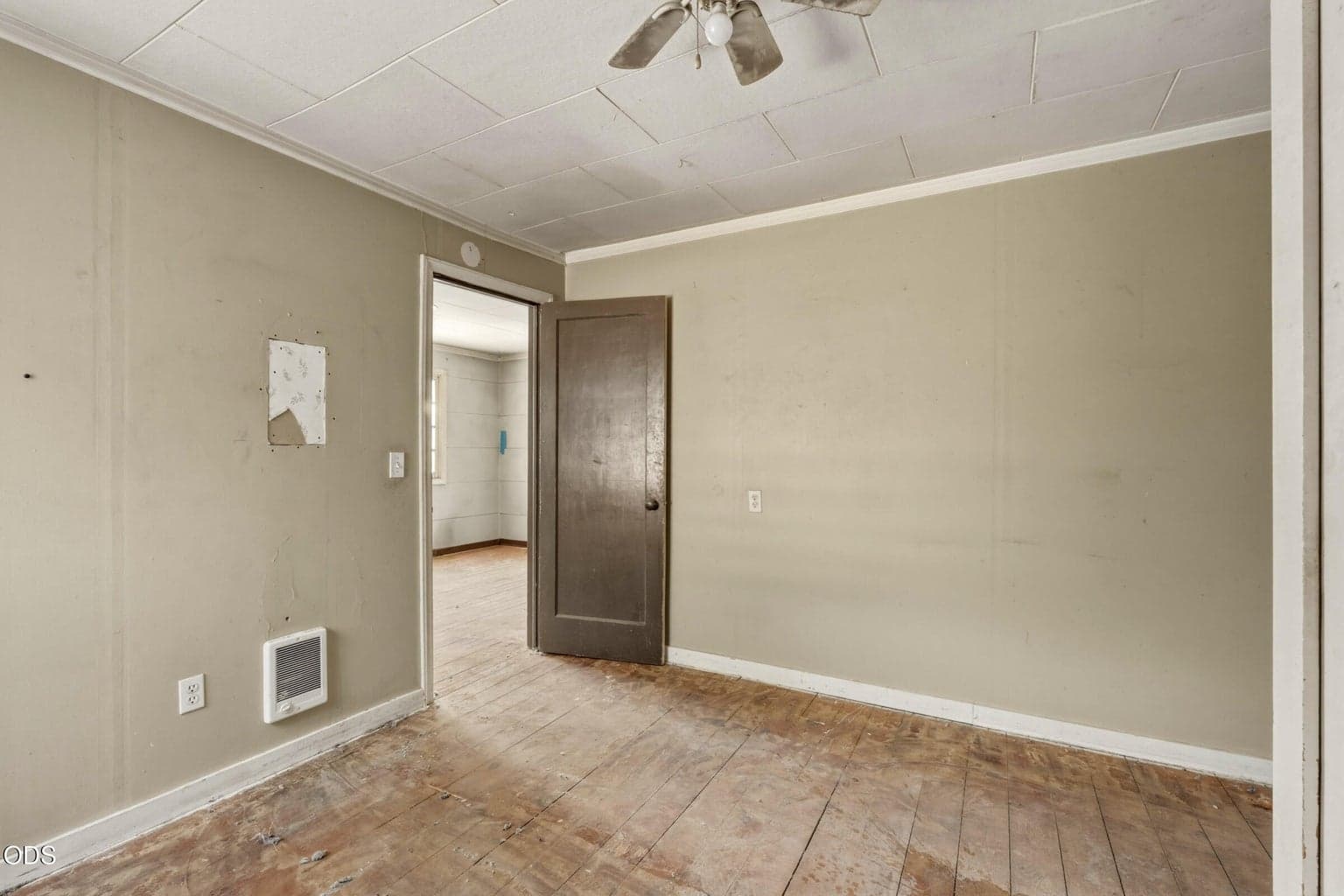 Photo of 237 SW 9th Street 18 of 37