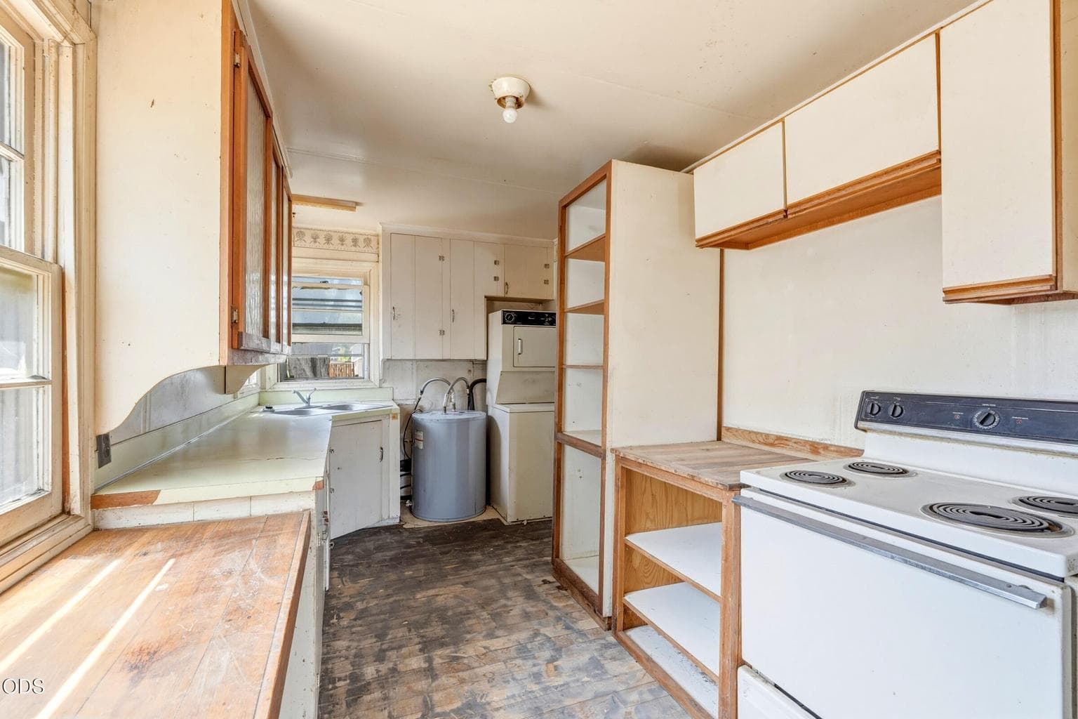 Photo of 237 SW 9th Street 22 of 37