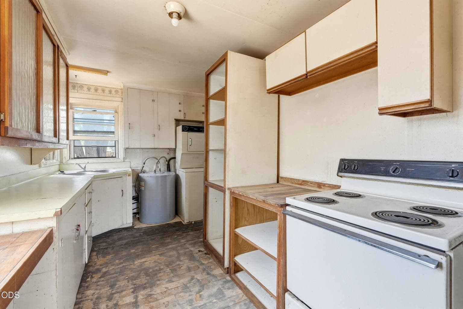 Photo of 237 SW 9th Street 25 of 37