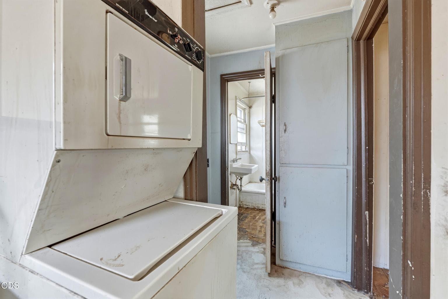 Photo of 237 SW 9th Street 26 of 37