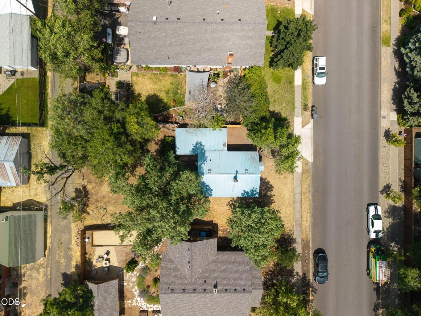 Photo of 237 SW 9th Street 6 of 37